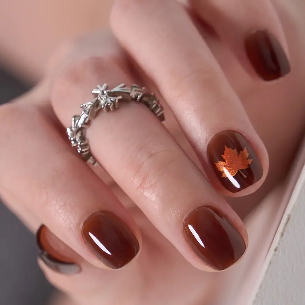 CurvLife 32-Piece Autumn Press-On Nails, Short Reusable Set